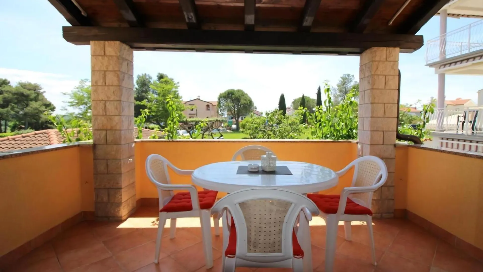 Ferienwohnung In Porec Mit Balkon, In Strandnaehe Croatia