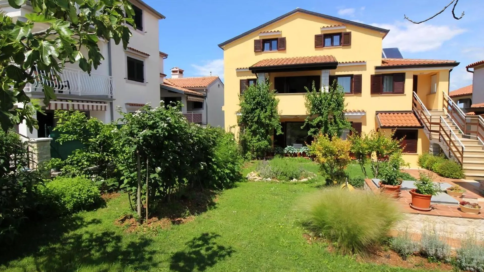 Apartment Ferienwohnung In Porec Mit Balkon, In Strandnaehe